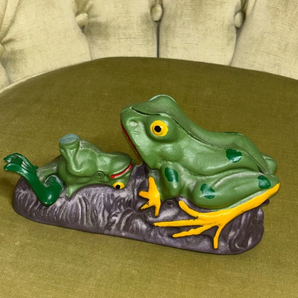 unbranded Other - Vintage/Retro Style Frogs Mechanical Coin Bank Cast Iron Collectible​